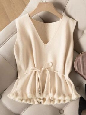 Knitted V-Neck Sleeveless Top