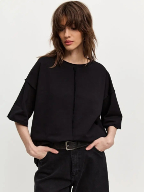 Three-quarter Sleeve T-shirt with Pipping