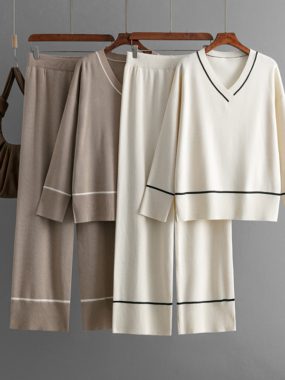 Casual Sweater with Side Slots and Fare Pants