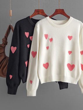 Round Neck Sweater with Heart Shaped Pattern