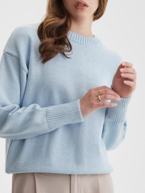 Classic Crew Neck Sweeater with Sleeve Cuffs