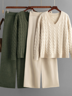 V-Neck Patterned Sweater with Pants