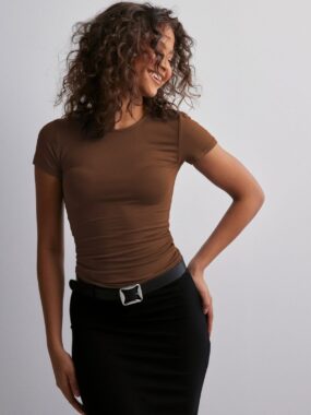 Plain Crew Fitted Tshirt