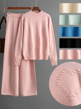 Heart Patterned Sweater With Plain Knit Pants