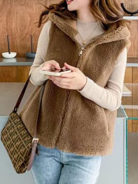 Lambswool Zip Up Hooded Vest