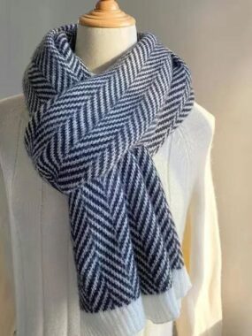 Wool Thick Knit Houndstooth Scarf
