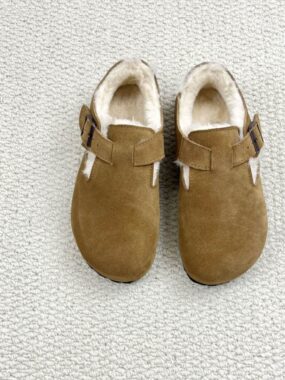 Genuine Suede Closed Furry Clogs