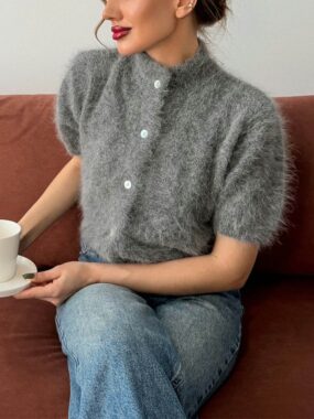 Plush Knit Short Sleeve Buttons-Up Top